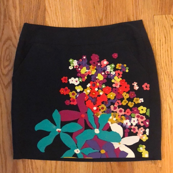 Trina Turk navy floral mini skirt size 2 - Picture 1 of 3